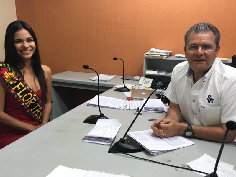 Orgullosa Julieta Campos de conseguir la Flor de Oro para Nacajuca