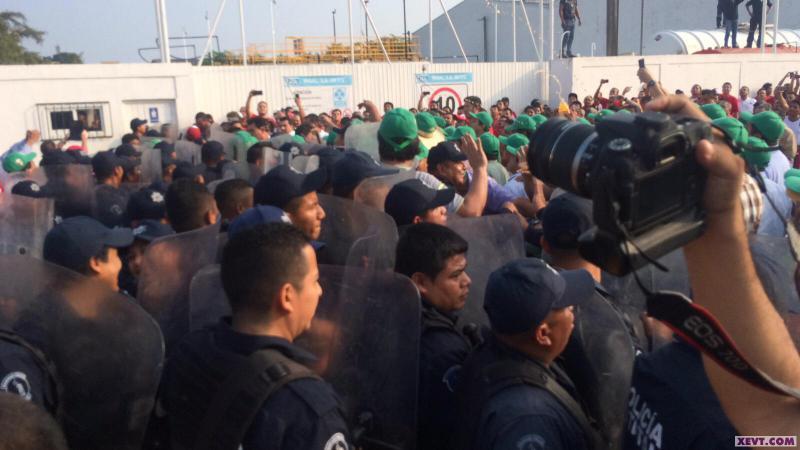 Entre actos vandálicos y enfrentamientos se reelige líder de sección 48 del STPRM