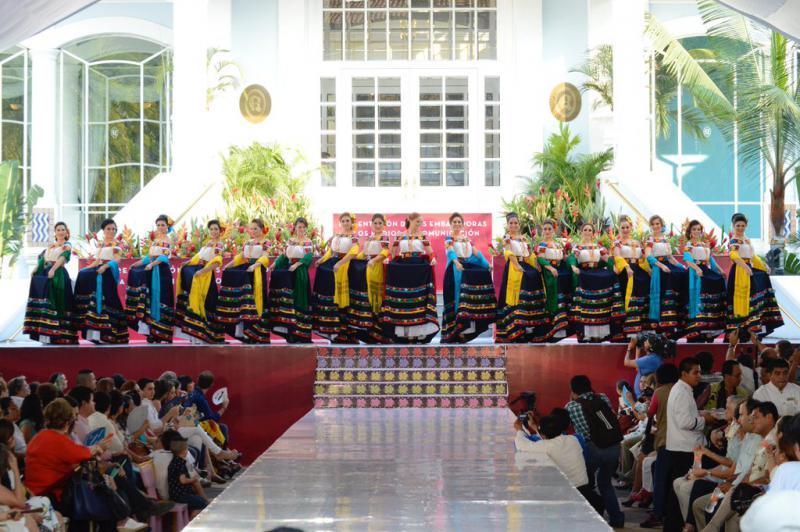 Presentan a las Embajadoras de la Feria 2016
