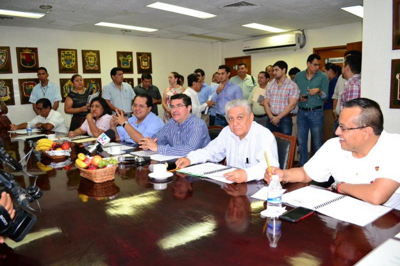 Bancadas presentan iniciativa de Reglamento Interior del Congreso