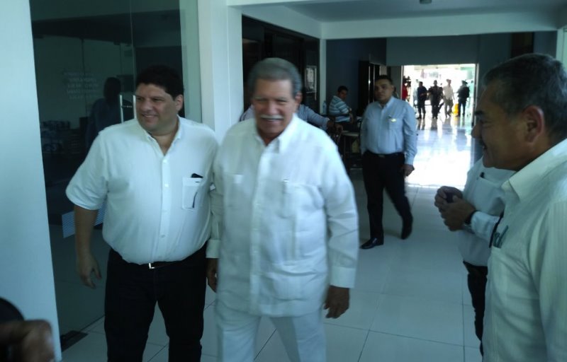 Los 16 mil ganaderos son culpables de la crisis de la UGR por colocar líderes ratas: Arcadio León