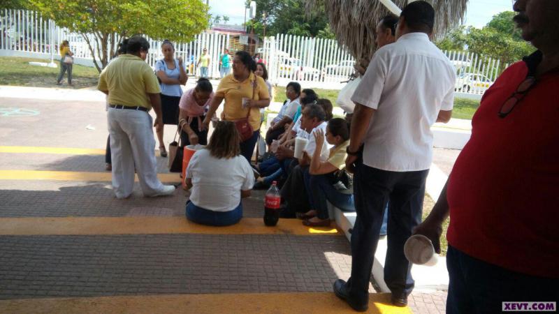 En paro, trabajadores sindicalizados del hospital comunitario de Frontera En paro, trabajadores sindicalizados del hospital comunitario de Frontera