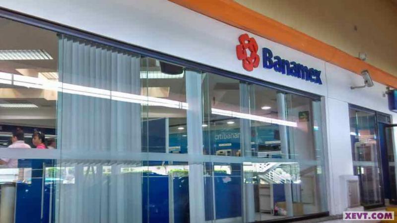 Asaltan Banamex de Plaza Crystal en Villahermosa
