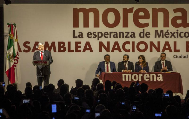 MORENA ratifica a López Obrador como su candidato a la Presidencia