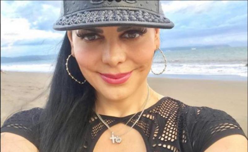 Maribel Guardia luce su figura en bikini a los 58 años Maribel Guardia luce su figura en bikini a los 58 años