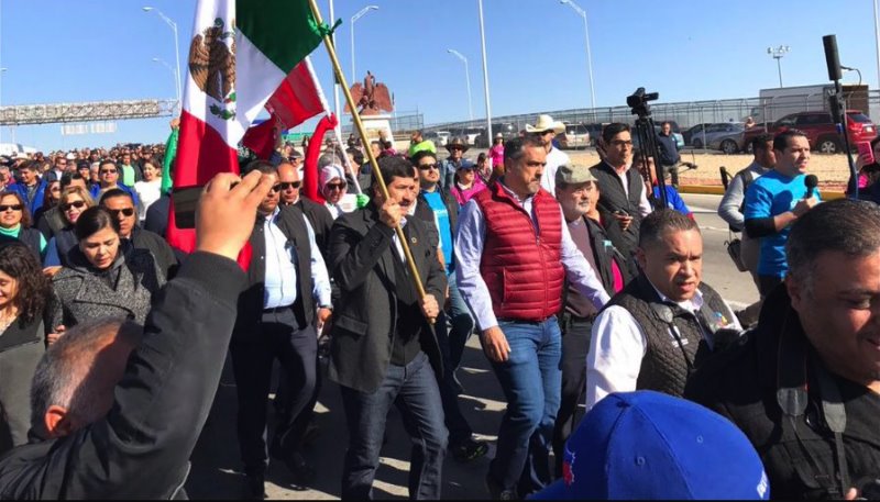 Inicia marcha de Corral hacia la Ciudad de México Inicia marcha de Corral hacia la Ciudad de México