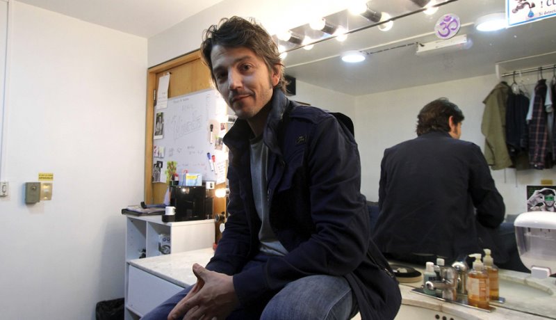 Hoy ningún candidato me representa: Diego Luna