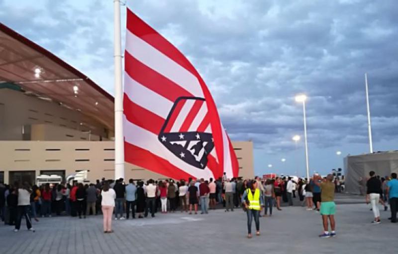 Izan al revés bandera del Atlético de Madrid