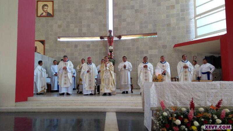 Que Dios escriba con letras de oro el nombre de sacerdotes que se gastan y desgastan por amor a Jesús, pide el Obispo en la misa Crismal