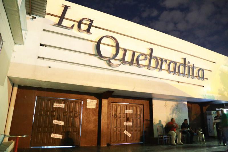 Clausuran La Quebradita del periférico por operar fuera de la ley