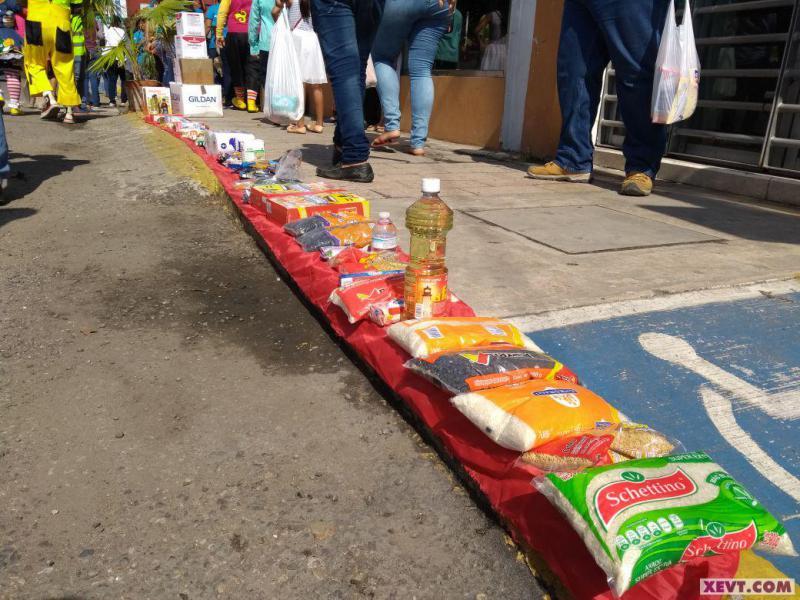 Continúa fundación Los Ángeles del Mago Chong-Tall recaudando despensas para niños con cáncer