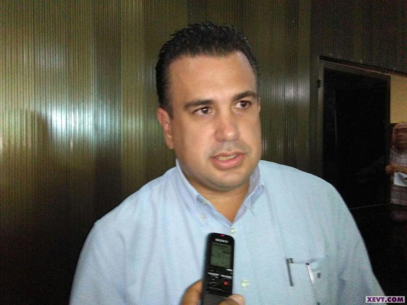 Excusas absurdas han dado algunos para renunciar al PRI, opina César Rojas