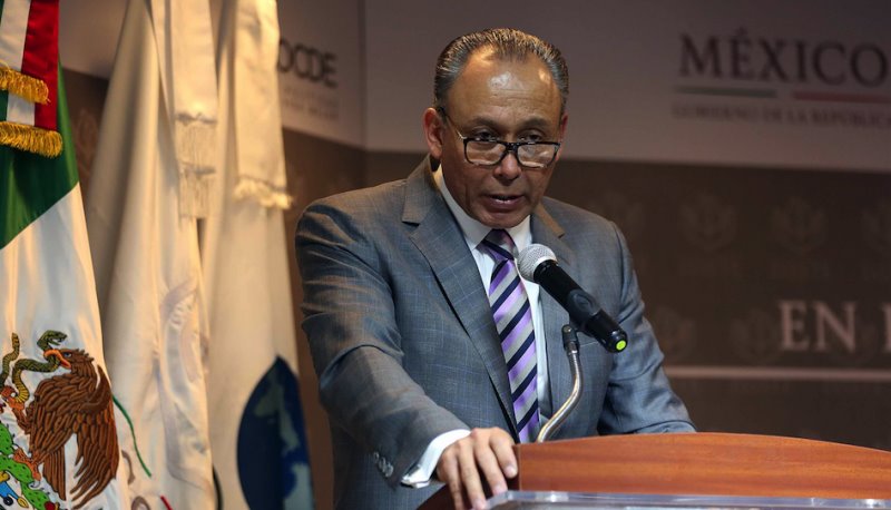 Renuncia José Reyes Baeza al ISSSTE para buscar un espacio en el Senado Renuncia José Reyes Baeza al ISSSTE para buscar un espacio en el Senado