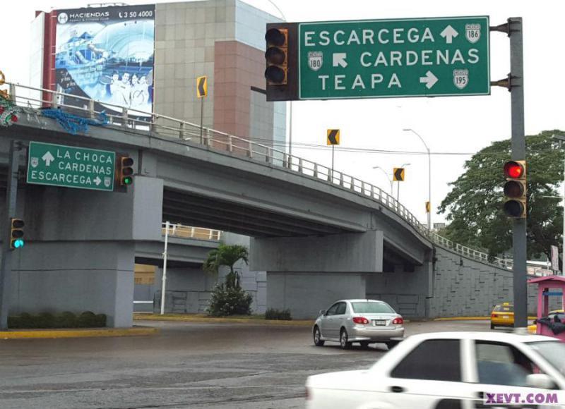 A la par de nueva semaforización se deben construir y rehabilitar vialidades: Arquitectos