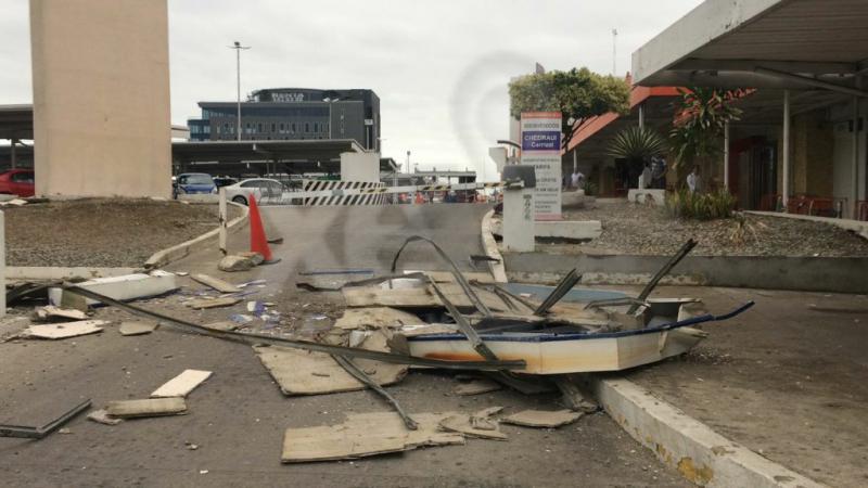 Aire derriba parte de anuncio de Chedraui Carrizal Aire derriba parte de anuncio de Chedraui Carrizal