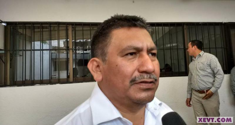 Aprueban acuerdo presidencial que fija derecho de licencias a 35 maestros Aprueban acuerdo presidencial que fija derecho de licencias a 35 maestros