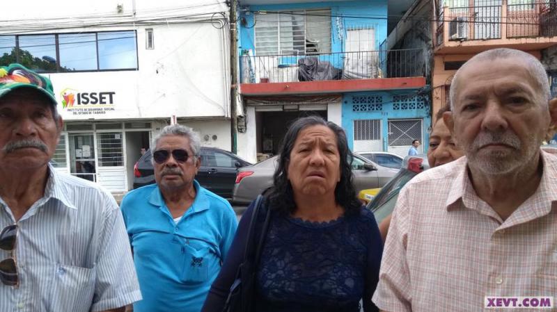 Vuelven jubilados y pensionados del ISSET a exigir pago de prestaciones ‘a tiempo’