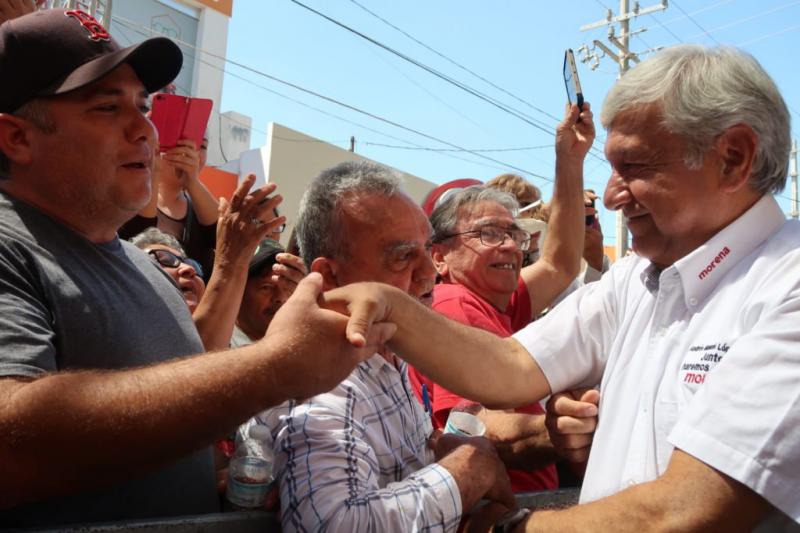 Con la guerra sucia, la mafia me ayuda, no me perjudica: AMLO
