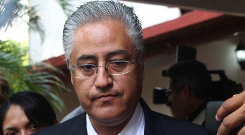 Detienen a ex rector de la UAEM por abuso de confianza