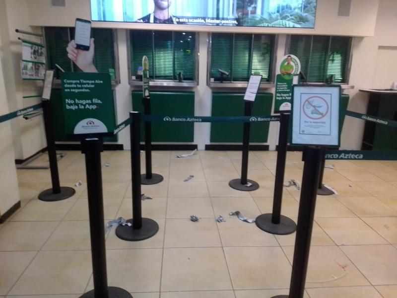 Asaltan Banco Azteca en Centla Asaltan Banco Azteca en Centla