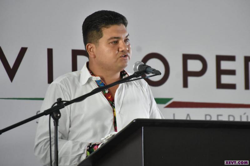 Confirma senador que esposa de Javier May ya no trabaja en el Senado como su asesora