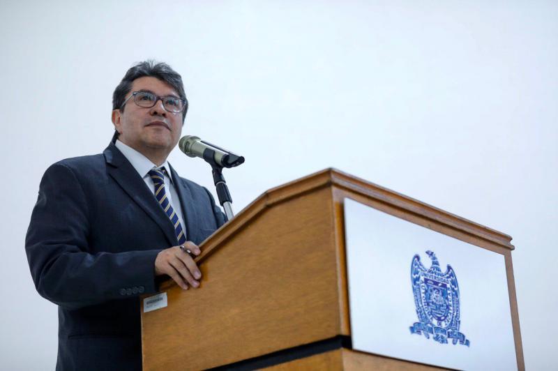 Ofrece Monreal su renuncia a la coordinación de Morena en el Senado