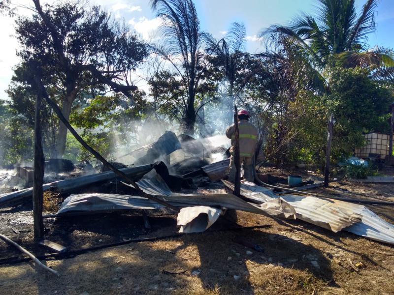 Se incendia vivienda utilizada como bodega para pescado Se incendia vivienda utilizada como bodega para pescado