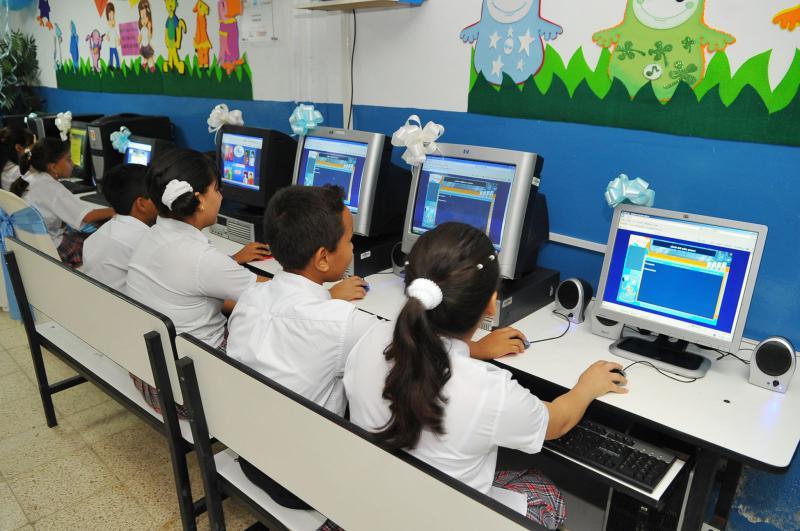 Reporta SETAB 5963 solicitudes de beca para escuelas particulares