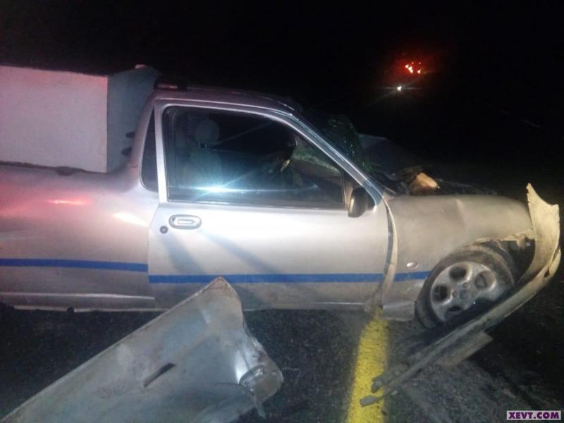 Impactan dos vehículos contra un muro de contención de la Villahermosa-Frontera