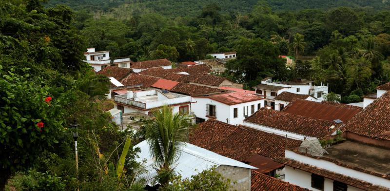 Declaran a Tapijulapa secuestrado ante falta de transporte turístico directo