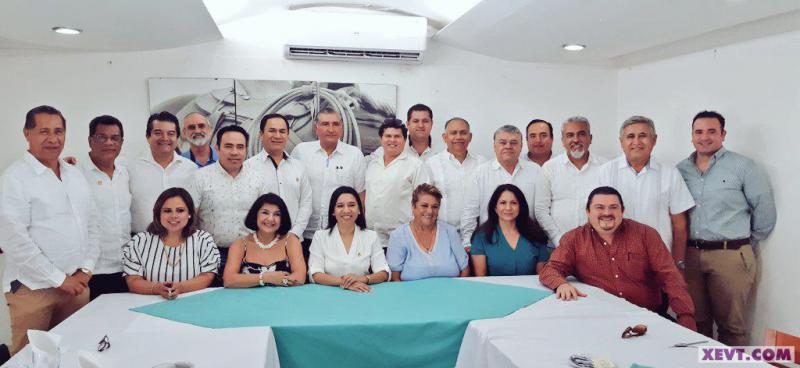 Presenta IP plan de trabajo a Adán Augusto López 