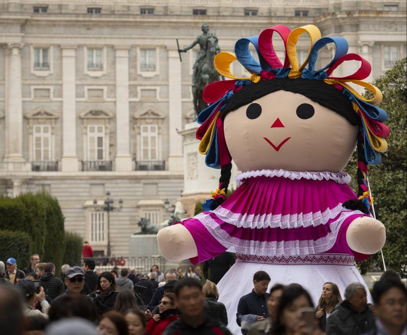 Termina Lele la muñeca artesanal Mexicana su gira por 3 continentes Termina Lele la muñeca artesanal Mexicana su gira por 3 continentes