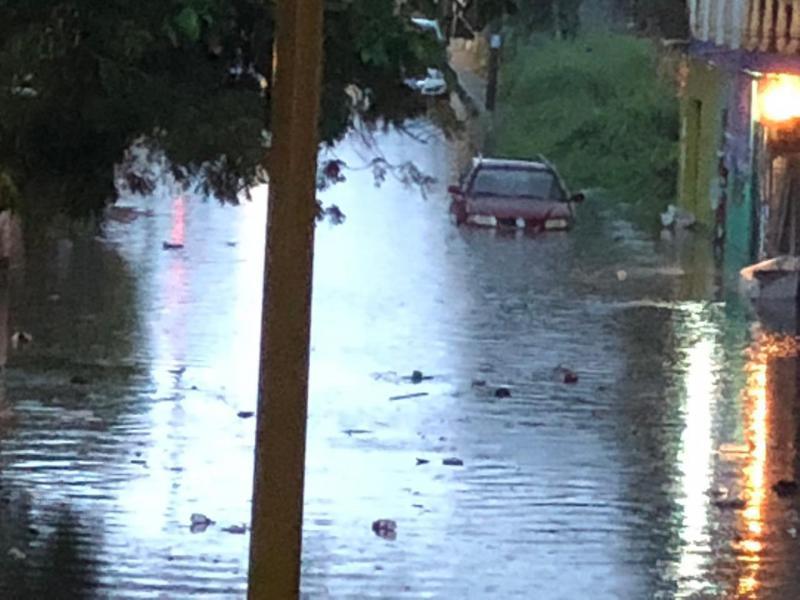 Lluvias dejan encharcamientos en Cárdenas; la basura, una de las causas