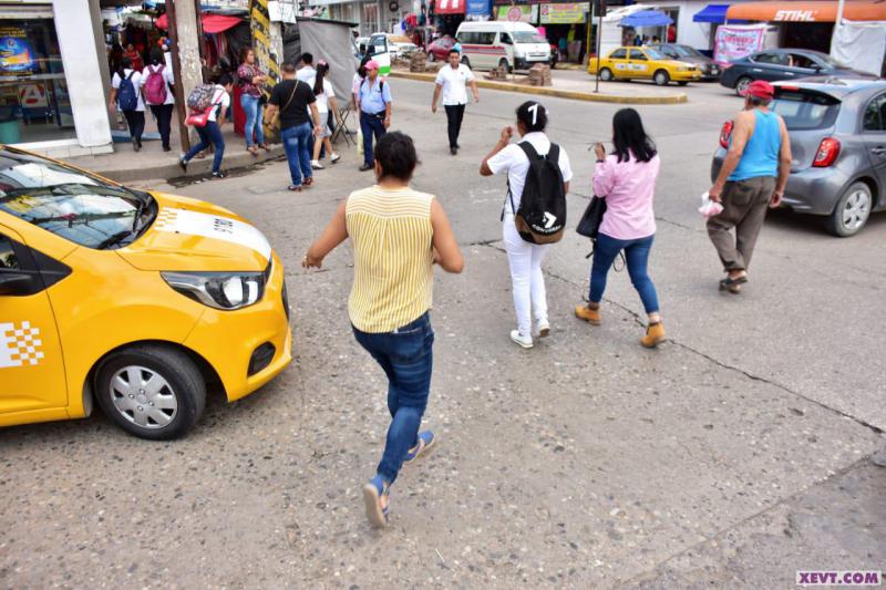 Imagen del Día: Carecen cruces de la entidad de franjas peatonales