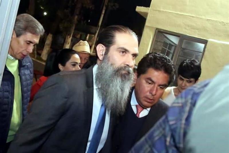 Ya estoy libre; agárrense hijos de la chingada’, advierte Guillermo Padrés al salir de prisión