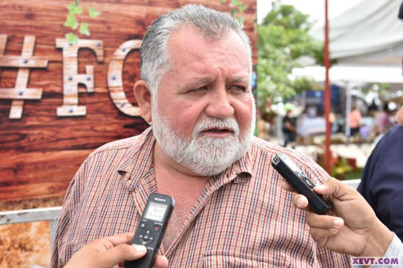 Quiera un poquito más a Jonuta le dice el alcalde Alfonso Filigrana al diputado local Sánchez Cabrales