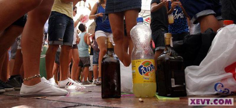 Ve Alcohólicos Anónimos foco rojo en primarias y secundarias por acercamiento con bebidas embriagantes 