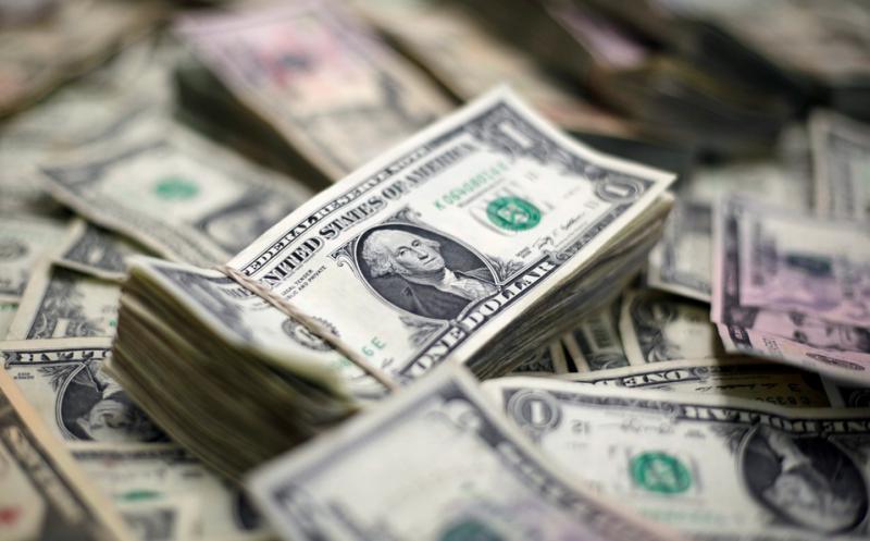 Registra el peso su caída más baja desde junio al terminar en 22.39 por dólar