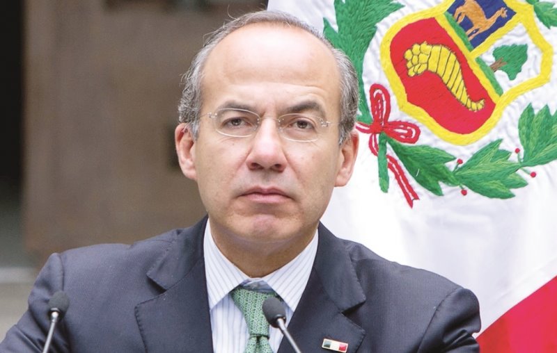 Difunde Calderón carta de exsecretarios de Salud donde piden no desaparecer el Seguro Popular Difunde Calderón carta de exsecretarios de Salud donde piden no desaparecer el Seguro Popular