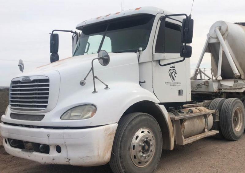 Roban camiones cargados de herramientas para la industria petrolera en Huimanguillo