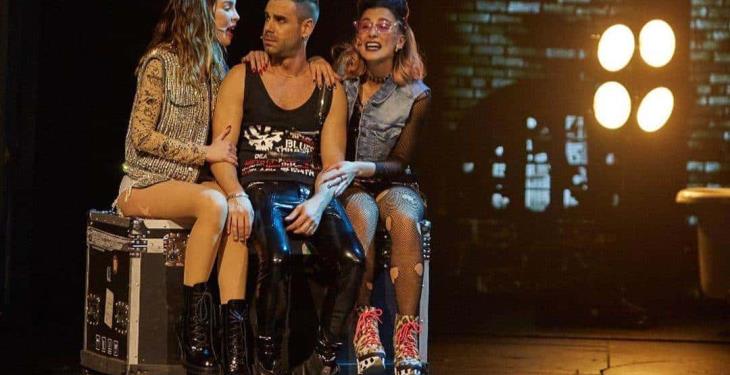 Así luce Belinda en la obra Hoy No Me Puedo Levantar