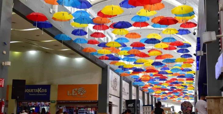 Ya hay en Villahermosa un cielo de paraguas de colores