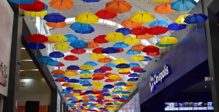 Ya hay en Villahermosa un cielo de paraguas de colores