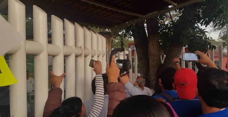 Se manifiestan estudiantes y docentes del Tecnológico de Comalcalco