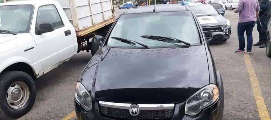 Recuperan camioneta robada con violencia en Comalcalco