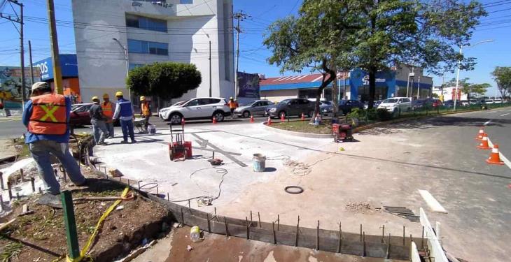 Construyen retorno sobre la Av. Usumacinta a la altura del monumento Sánchez Magallanes
