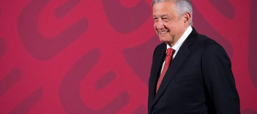 Denuncia AMLO que constructoras usaban al Gobierno como su puerquito
