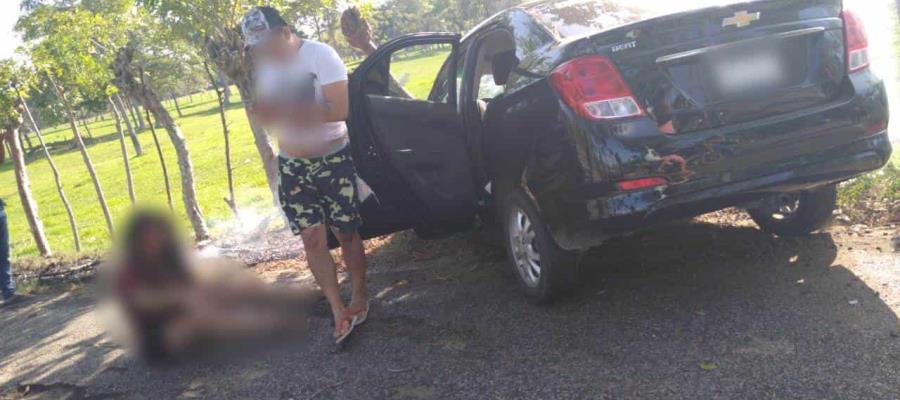 Se impactan moto y auto en carretera a Frontera Se impactan moto y auto en carretera a Frontera