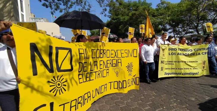 Así fue la marcha del PRD contra la CFE por las calles de Villahermosa