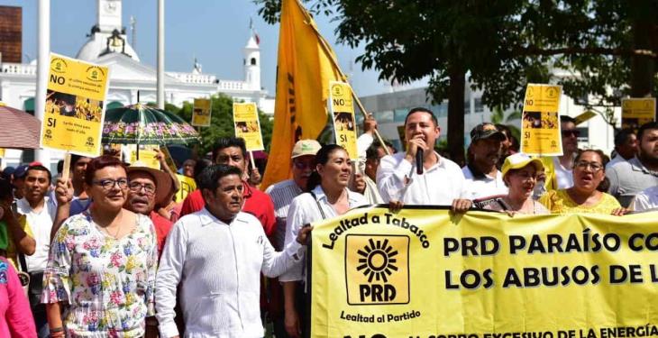 Así fue la marcha del PRD contra la CFE por las calles de Villahermosa